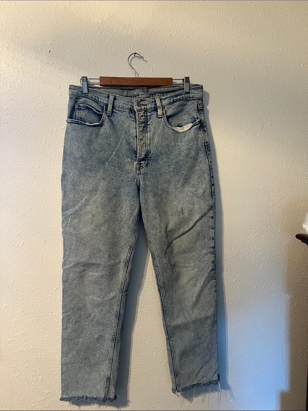 Old Navy Signature Straight High Rise Jeans Light Wash Button Fly 12